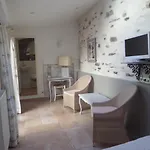 La Bona Casa קוליור