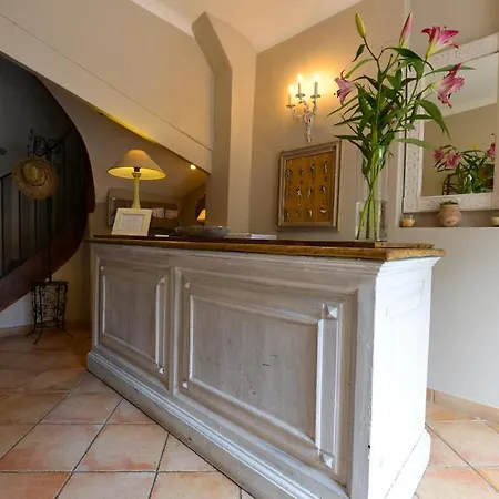 Hotel La Bona Casa *